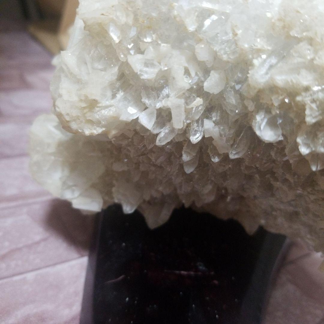 【超希少】入手困難　国産水晶クラスター　3㎏超え 木製台座付き