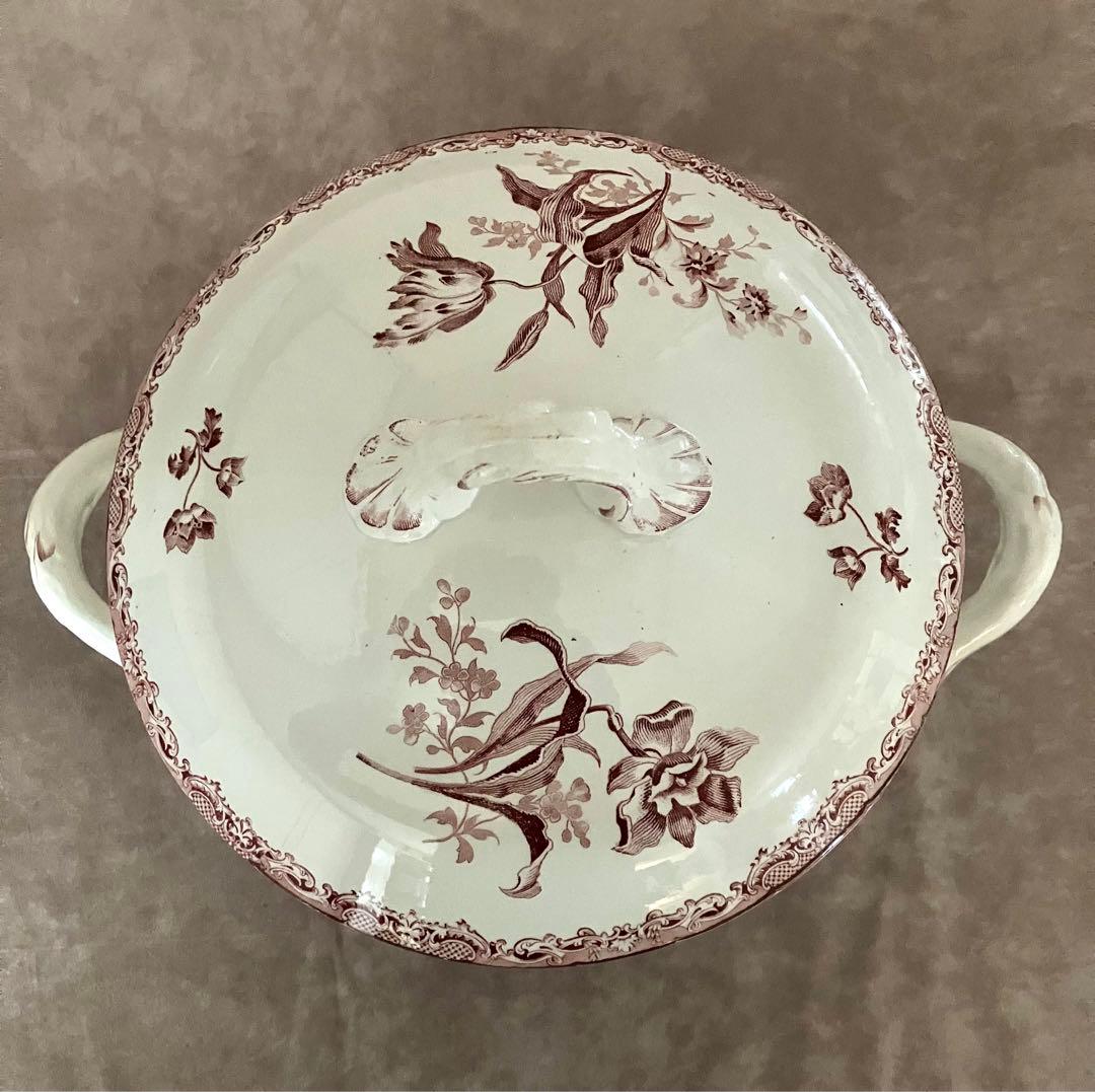 フランスアンティーク・サルグミンヌ フォンタンジュ・スーピエール1点