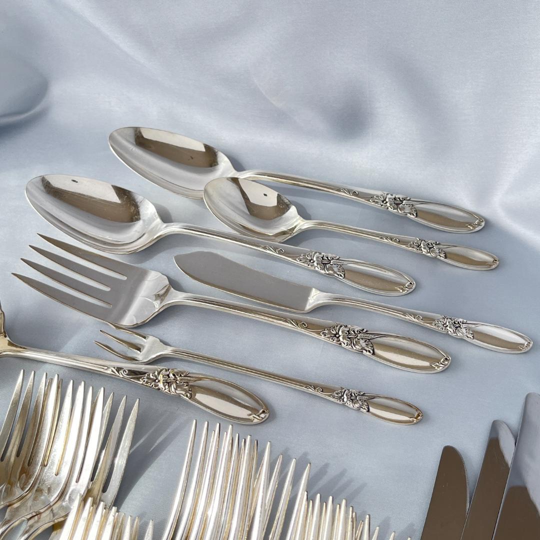 【White Orchid】 ディナーセット 8名用55本 サーバー付