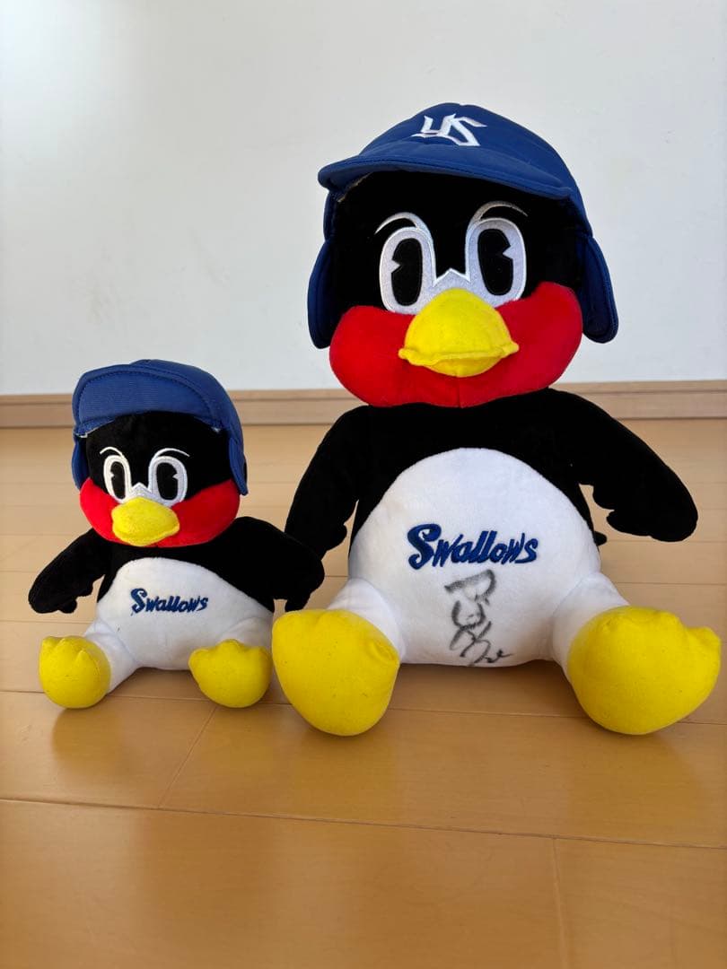 【サイン入り】つば九郎ぬいぐるみ 大小セット