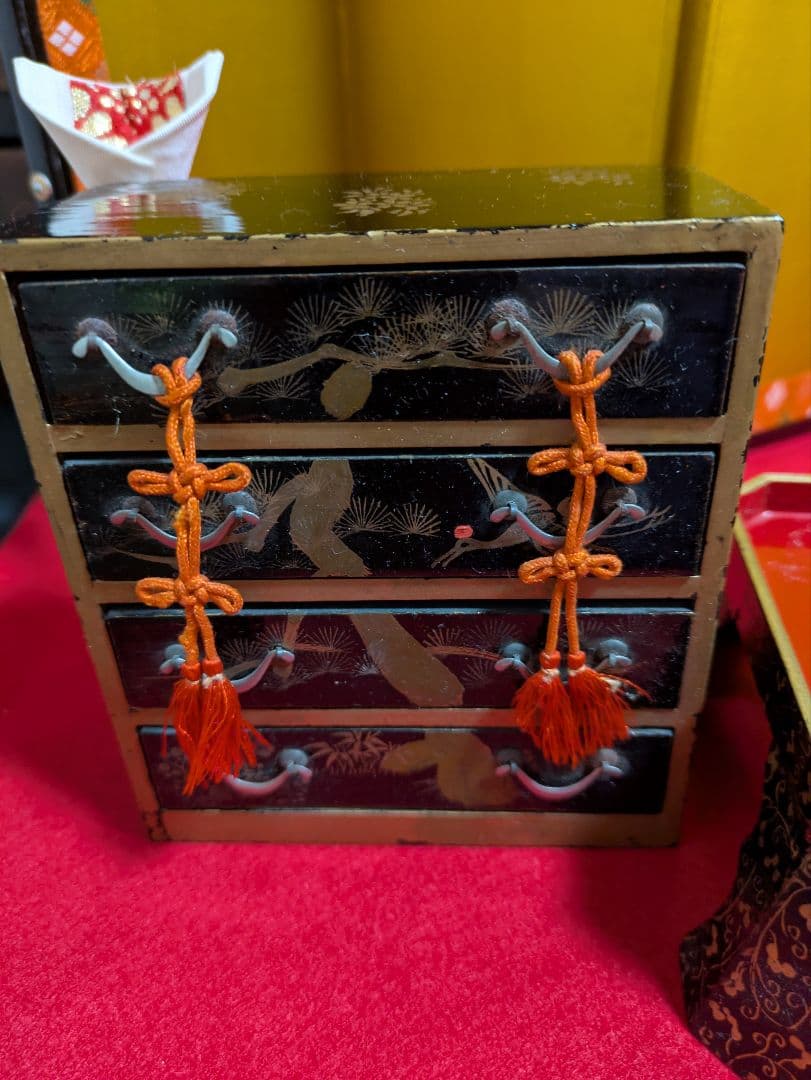 八重の衣のお雛様〜アンティーク雛道具と一緒に〜