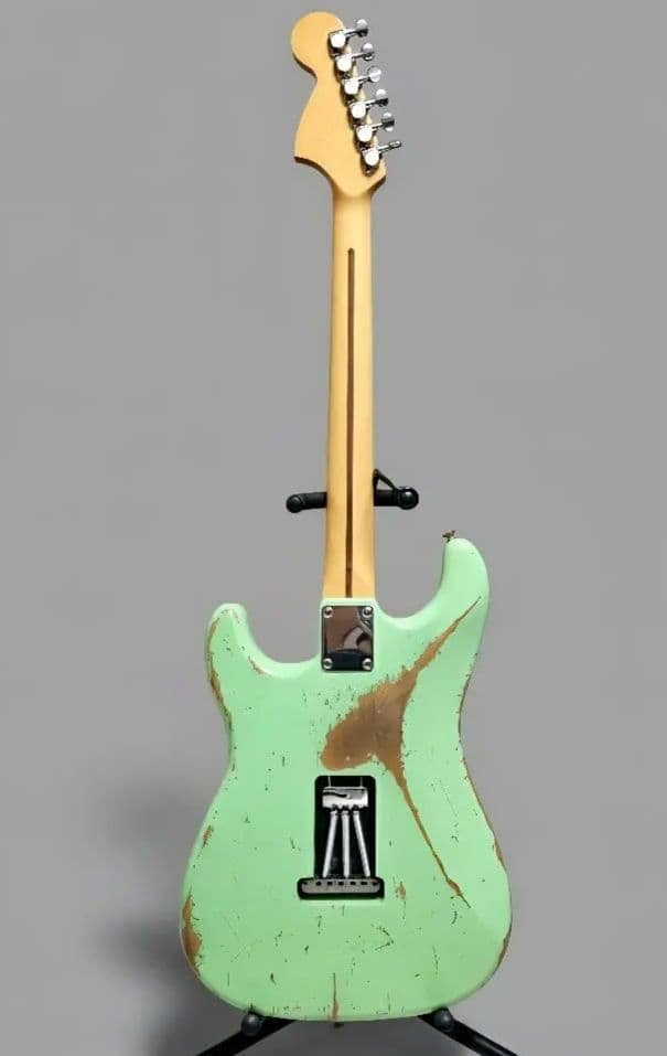 ストラトタイプ　ハードレリック仕様　コンポーネントギター