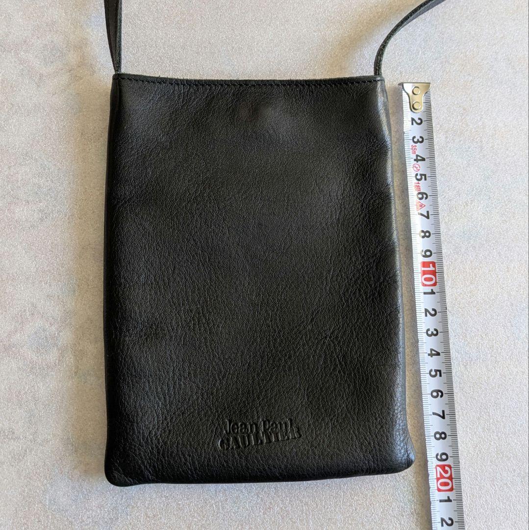 ゴルチエ　レザーサコッシュ　黒バッグ