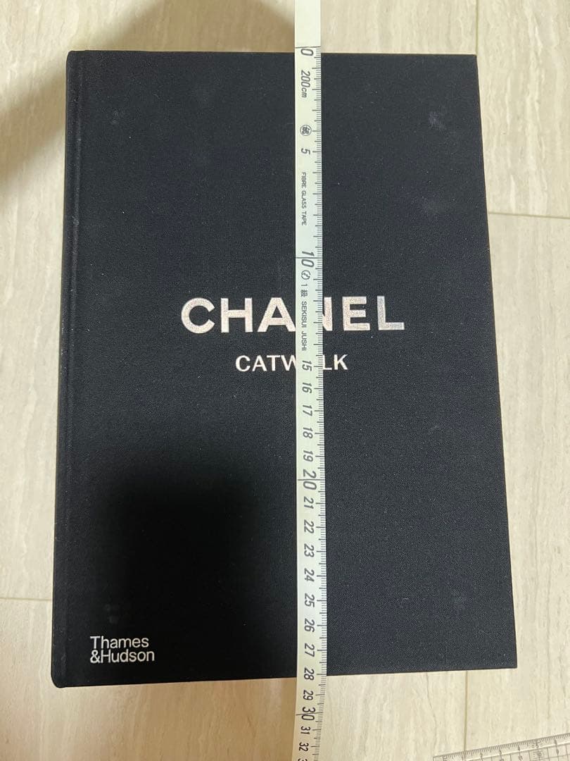 CHANEL CATWALK シャネル　本　インテリア