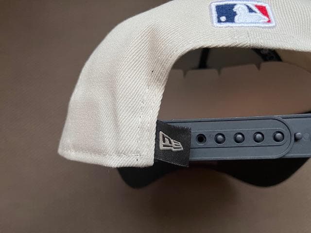 大谷翔平25WSチャンピオンロッカルーム9FORTYクリーム＆チャコールFREE