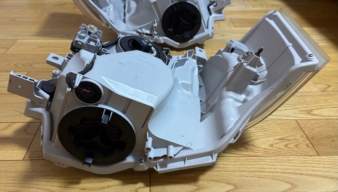 ハイエース 純正ヘッドライト 左右セット