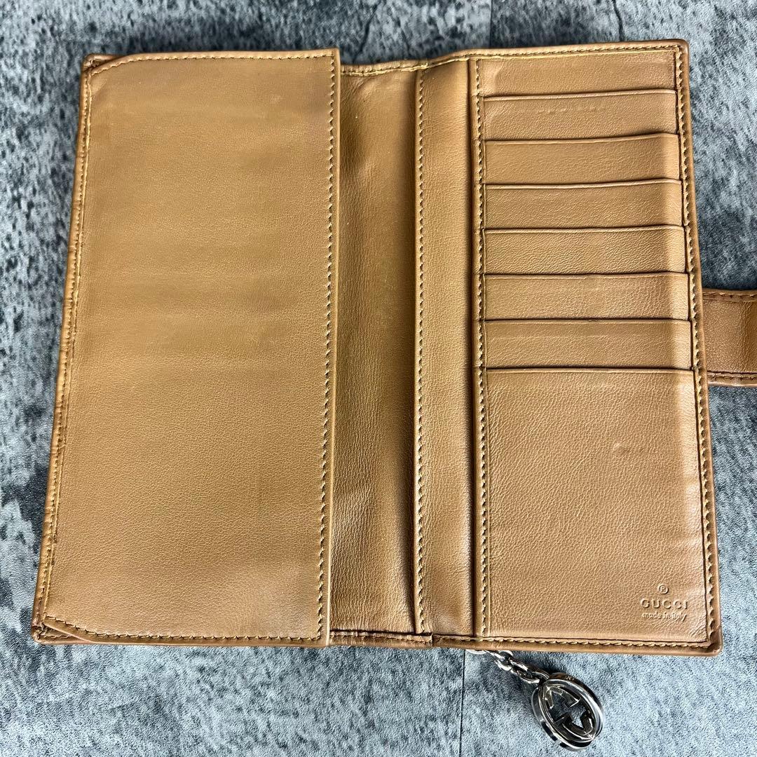 GUCCI シマレザー GG柄 長財布 インターロッキングチャーム