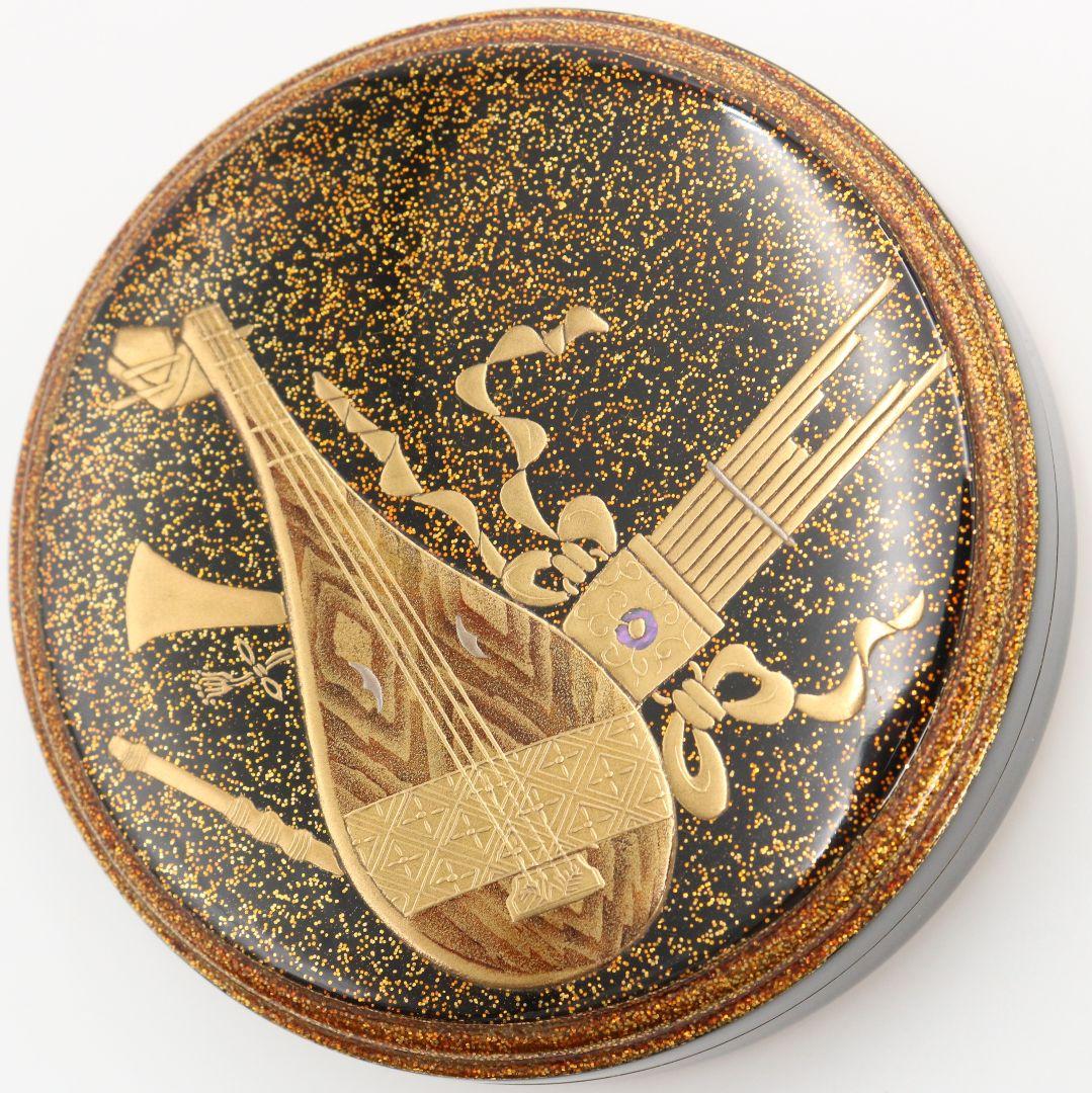 浜崎貞鳳作 楽器金蒔絵 香合 内銀溜塗 輪島塗 茶道具 共箱　rM975