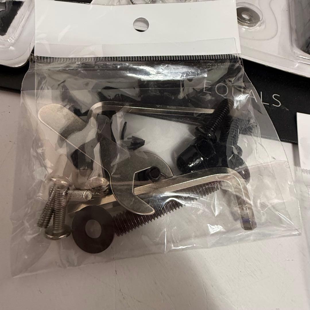 EQUALS WALL V3 ロータイプ　棚板　付き