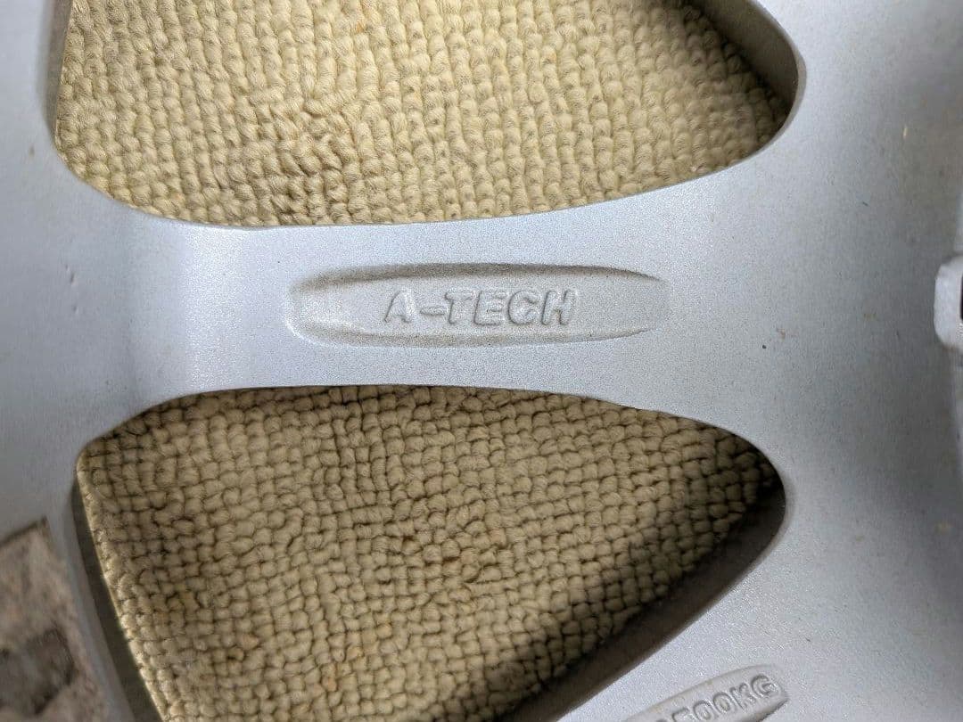 A-TECH　シュナイザー　15インチ　PCD100　5穴　プリウス等