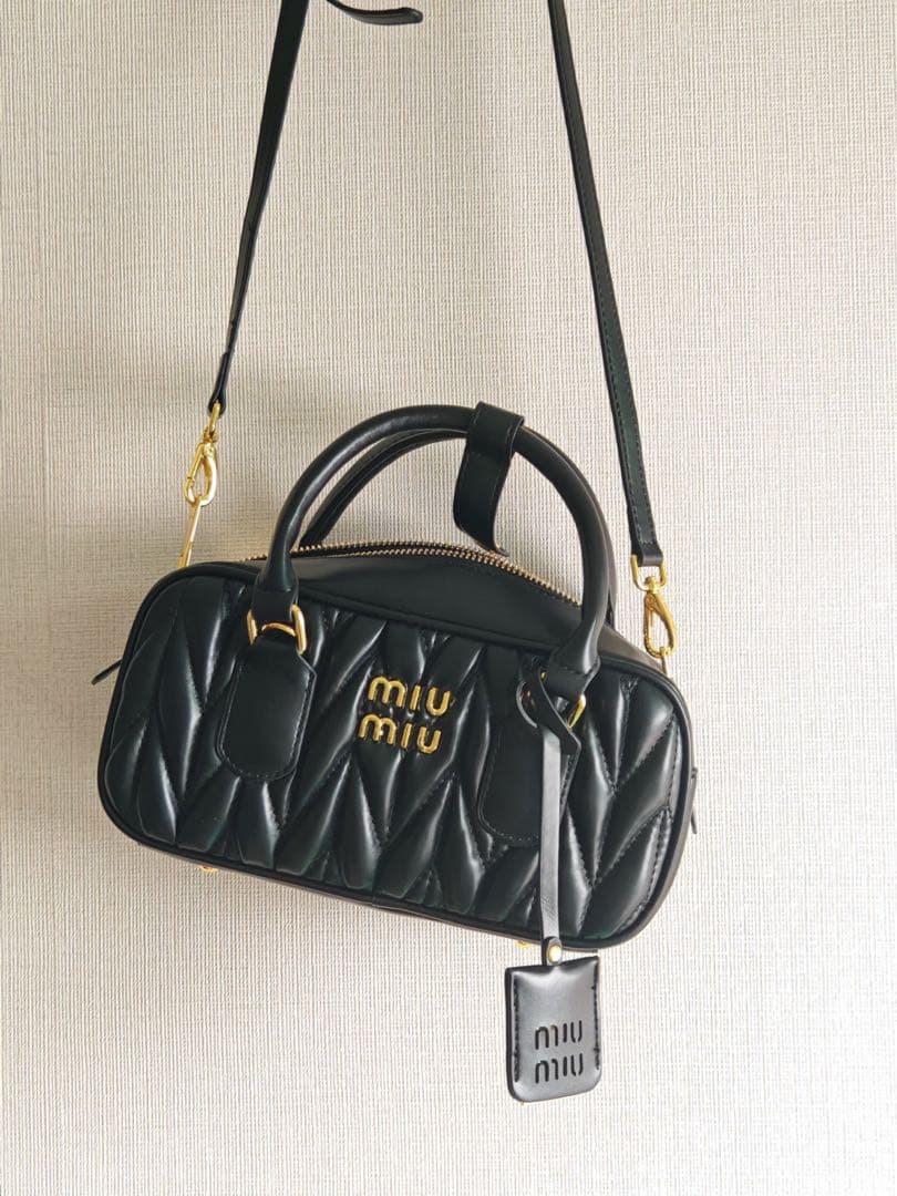 MIU MIU キルティング レザー バッグ ショルダー付き　美品