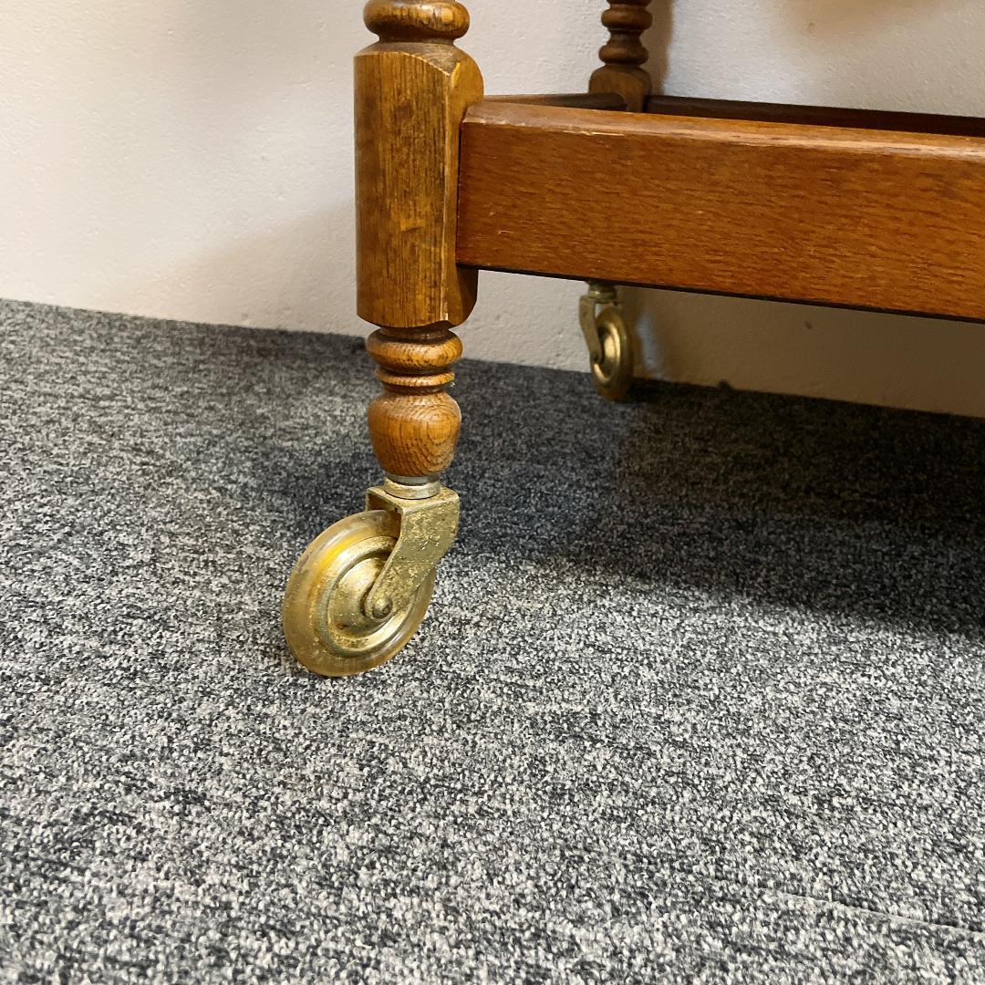 美品　カリモク キッチンワゴン 3段 キャスター アンティーク トレー取外し可