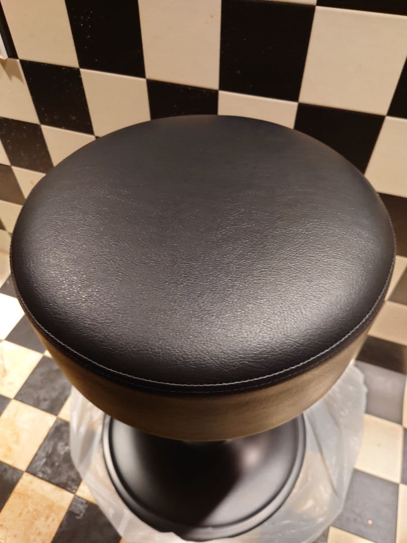 カウンター　椅子　　黒レザー　座面高530在庫7です　値段は1脚