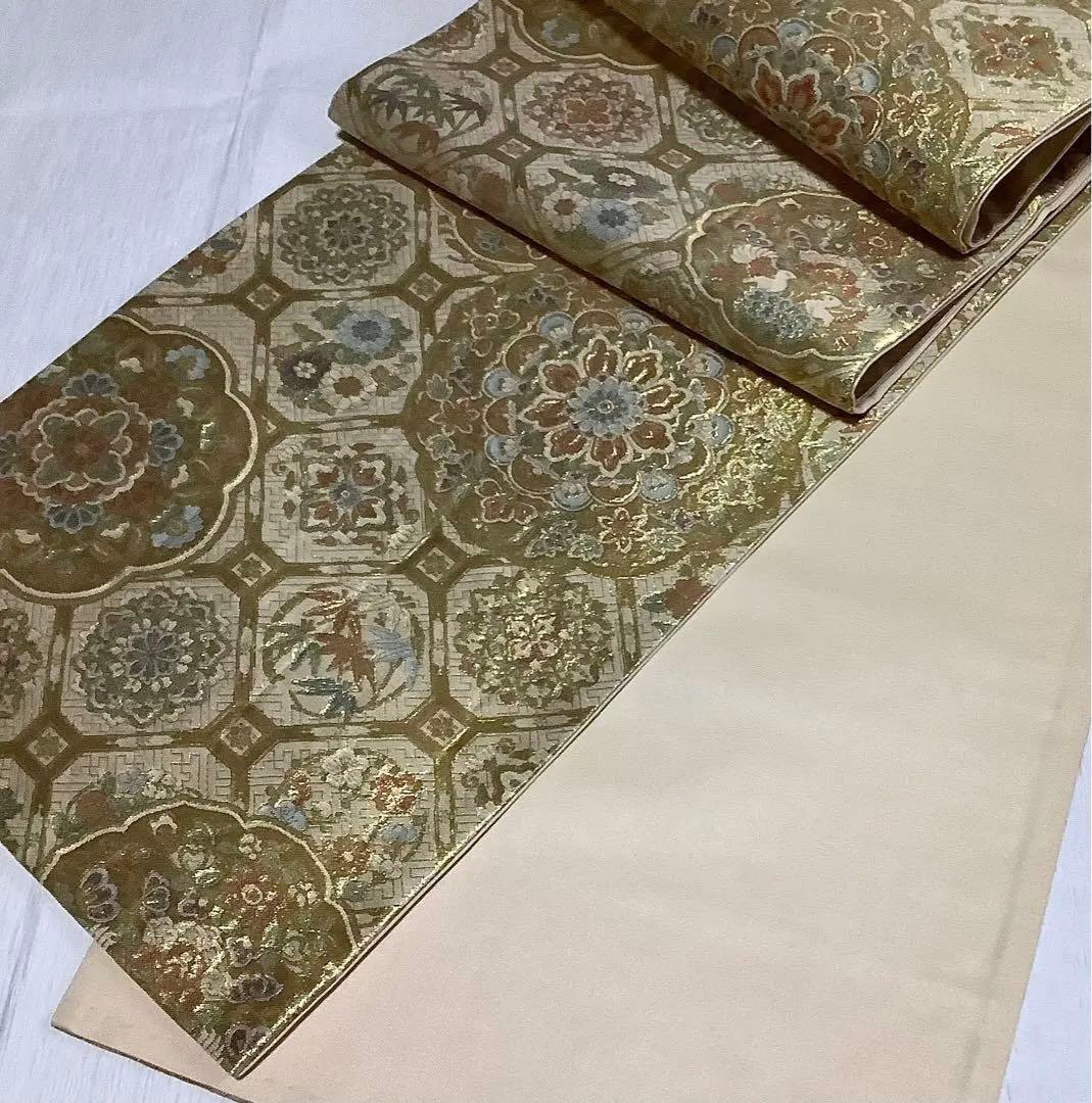 正絹袋帯　蜀江正倉院花文　金糸①( 黒留袖、色留袖、訪問着、色無地)