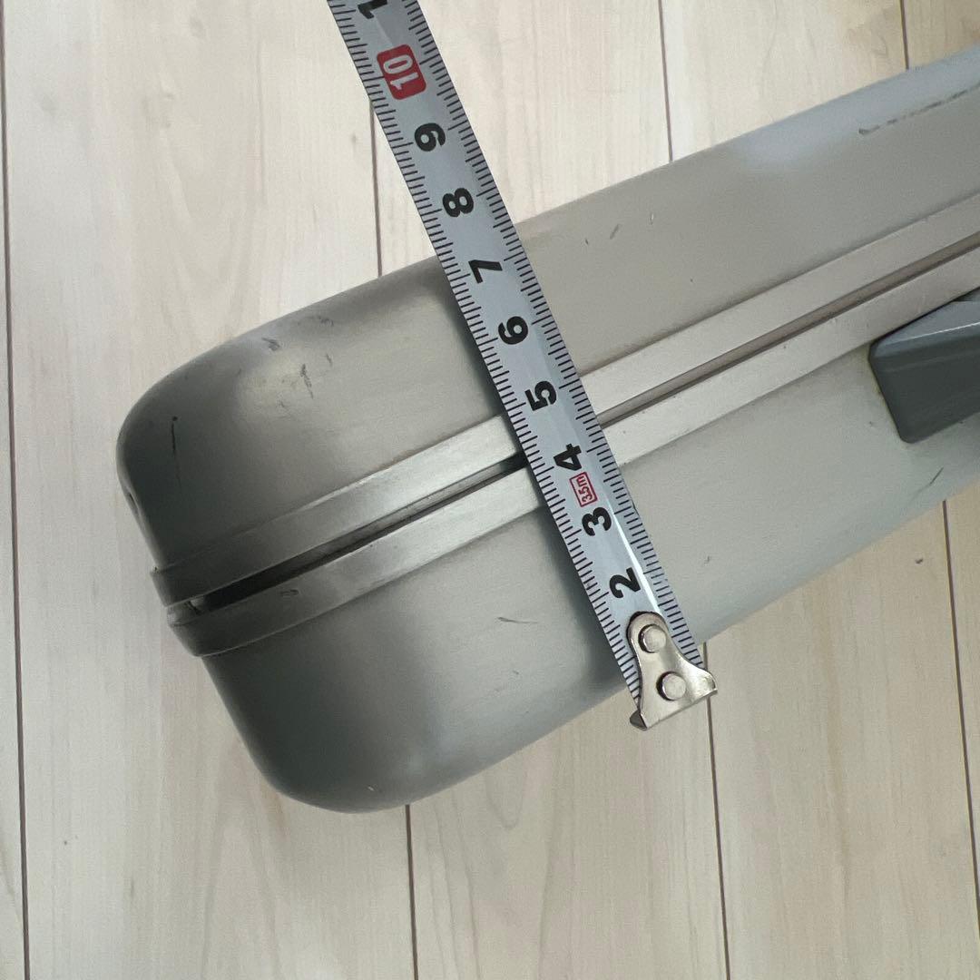 【￼大人気】ゼロハリバートン シルバーアタッシュケース 約28cm✖️約41cm