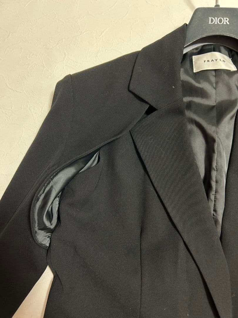 希少‼️美品★人気★FRAY ID カットアウトテーラード ジャケット ブラック