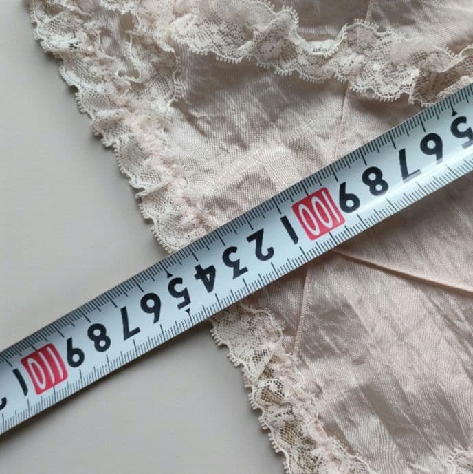 【新品未使用】ヒスクローネ さえら 花の刺繍のエプロン