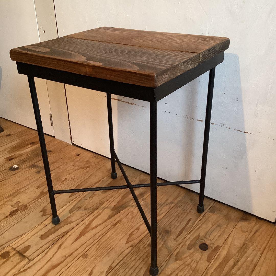 アンティークアイアンスツール