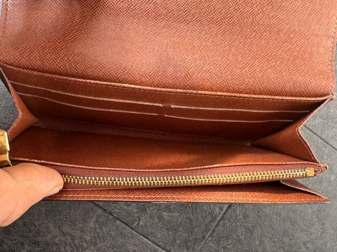 ルイヴィトン モノグラム柄 長財布