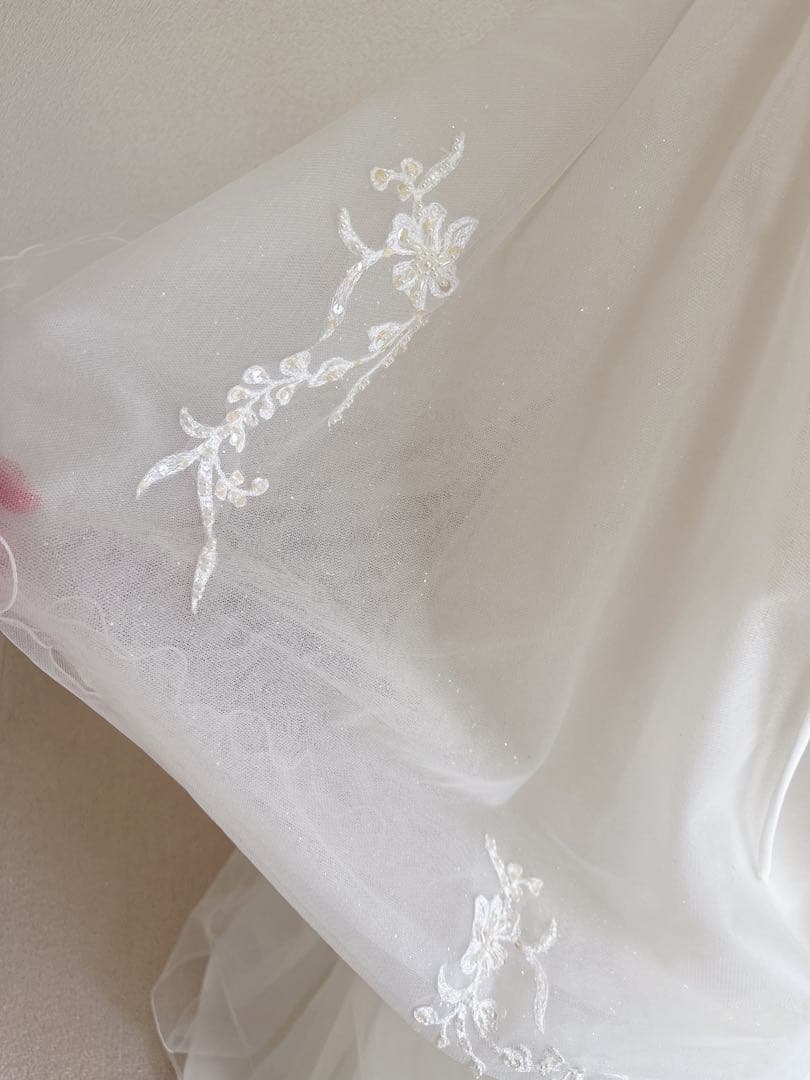 純白ウェディングドレス　チュールたっぷり　リブラリベラ　9号〜13T 美品N