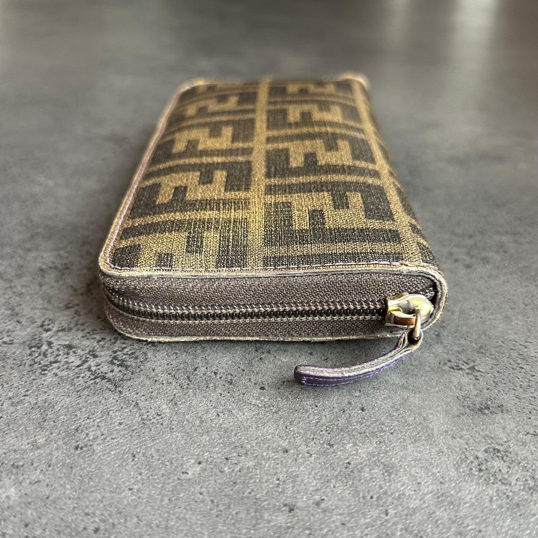 FENDI ズッカ柄　長財布 ラウンドファスナー　ラウンドジップ 内側パープル