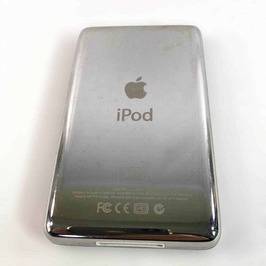 【新品バッテリーに交換済】Apple iPod classic 30GB　白