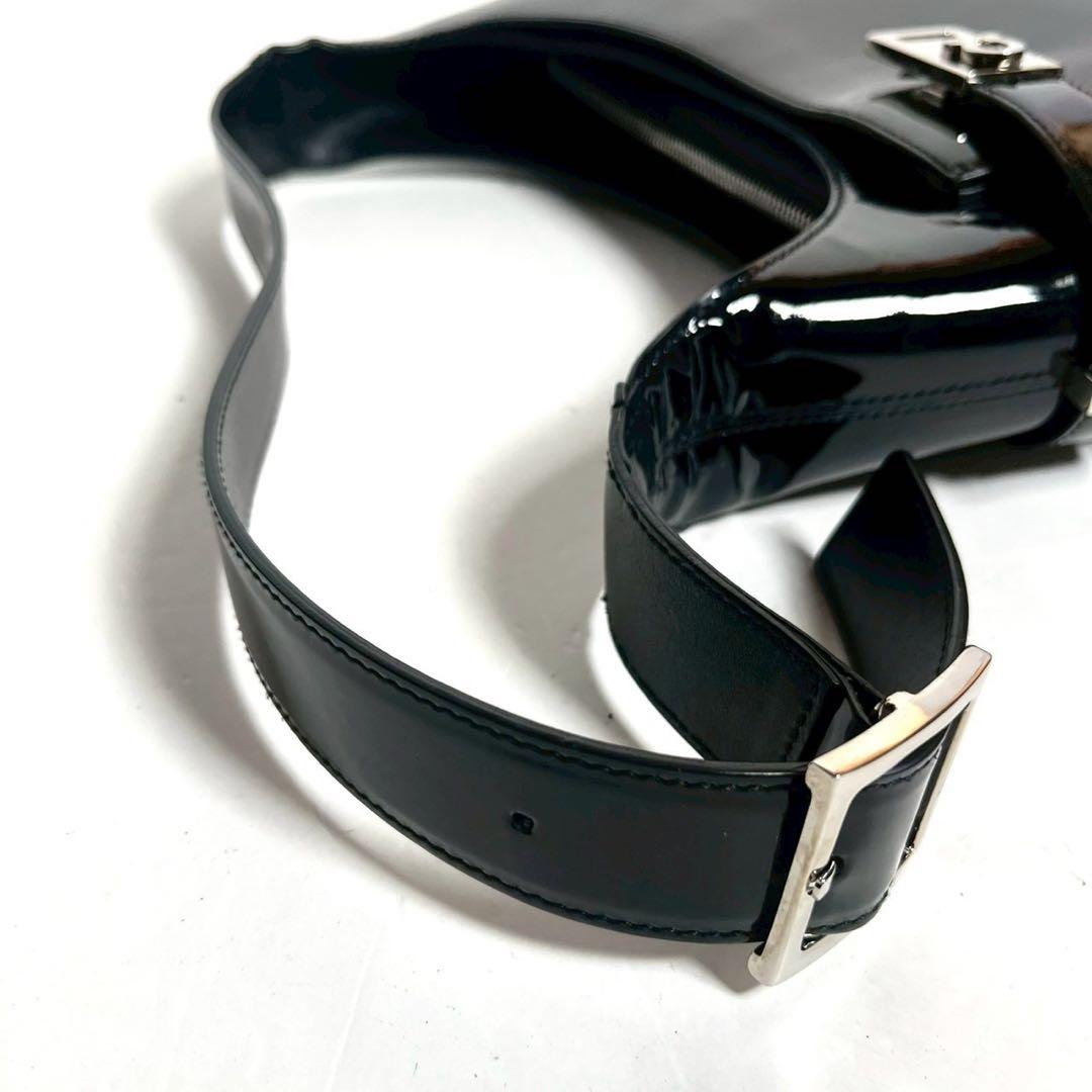 【極美品✨】フェラガモ ガンチーニ ホーボバッグ ワンショルダー レザー 黒