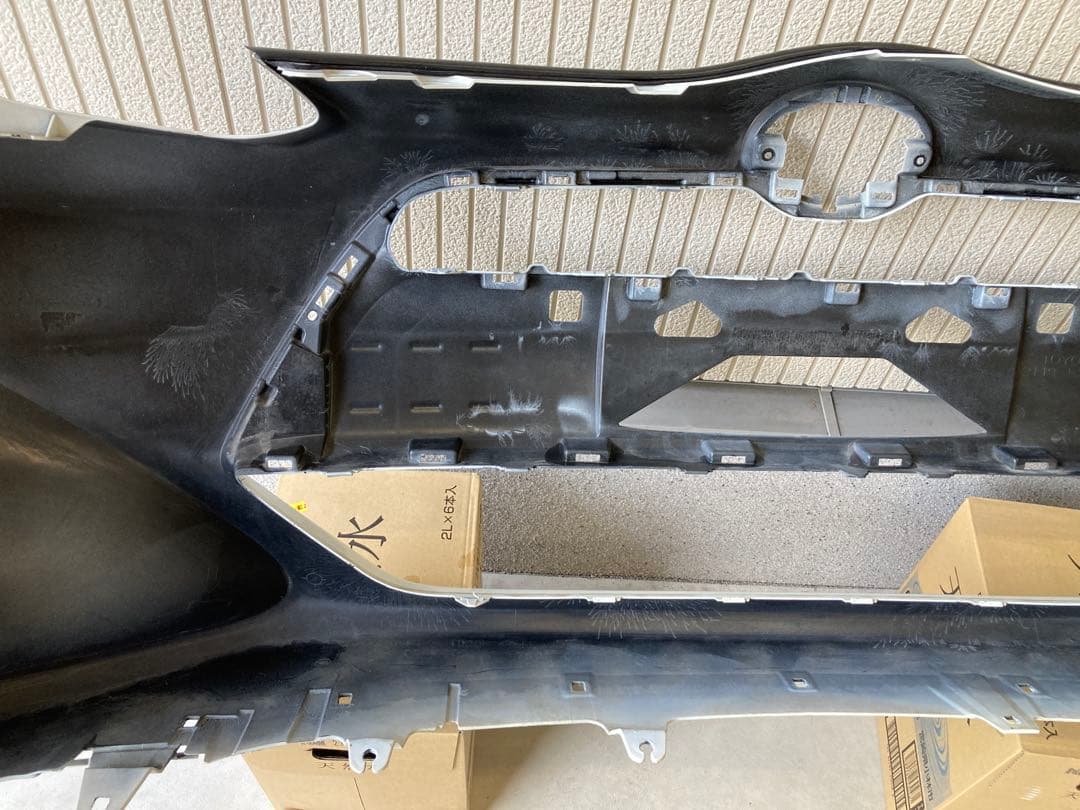 トヨタ アクア NHP10フロントバンパー　純正