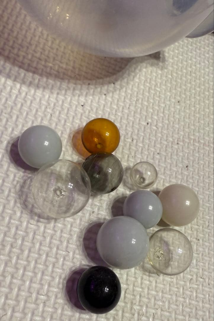 オカベマキコ さん しずくランプ