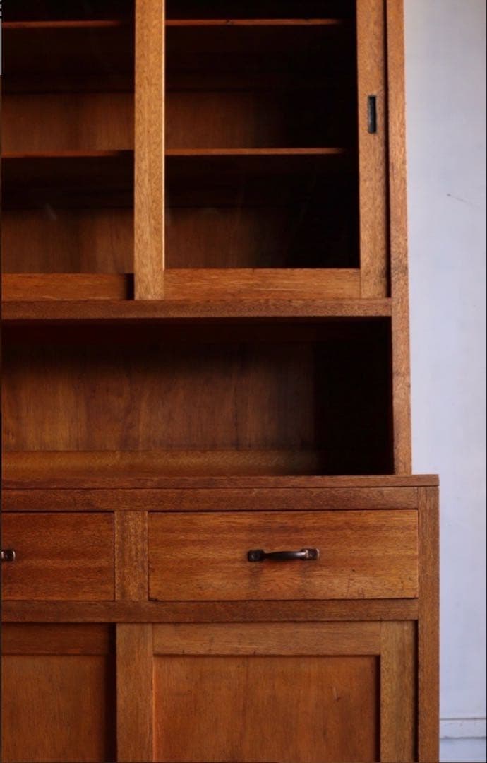 古家具 ガラス引戸キャビネット 食器棚 水屋箪笥 無垢材 古道具