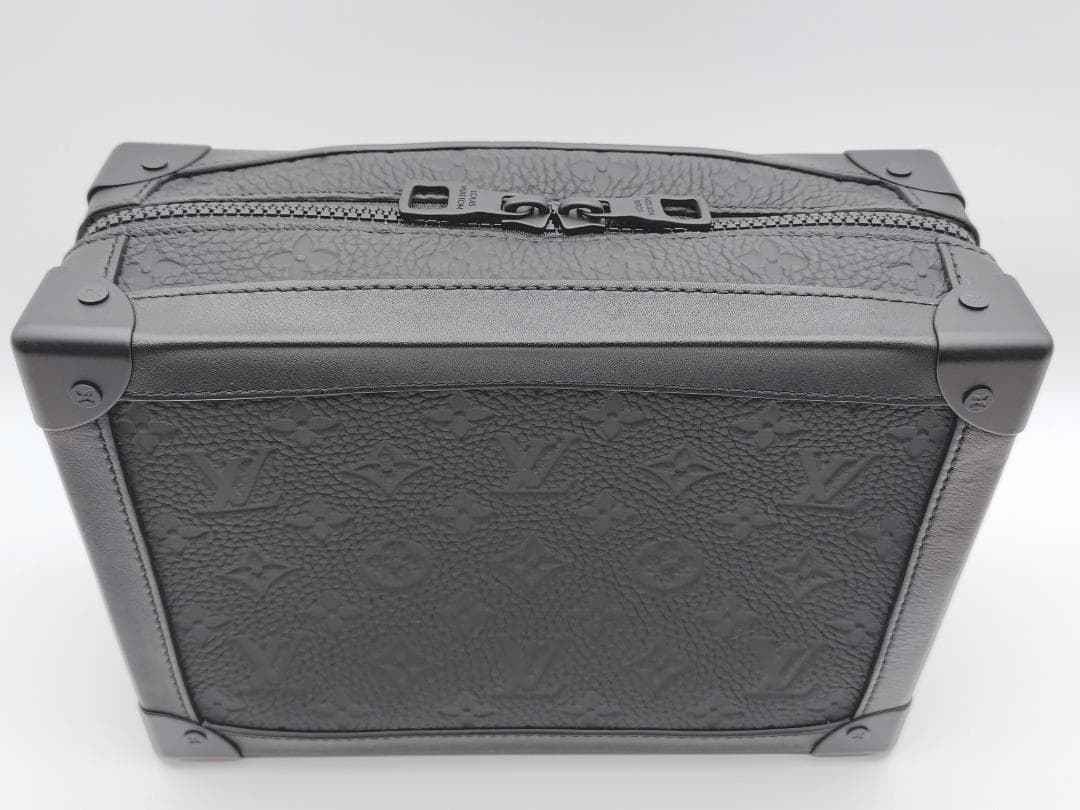 LOUIS VUITTON（ルイヴィトン）トリヨン　モノグラム　ソフトトランク