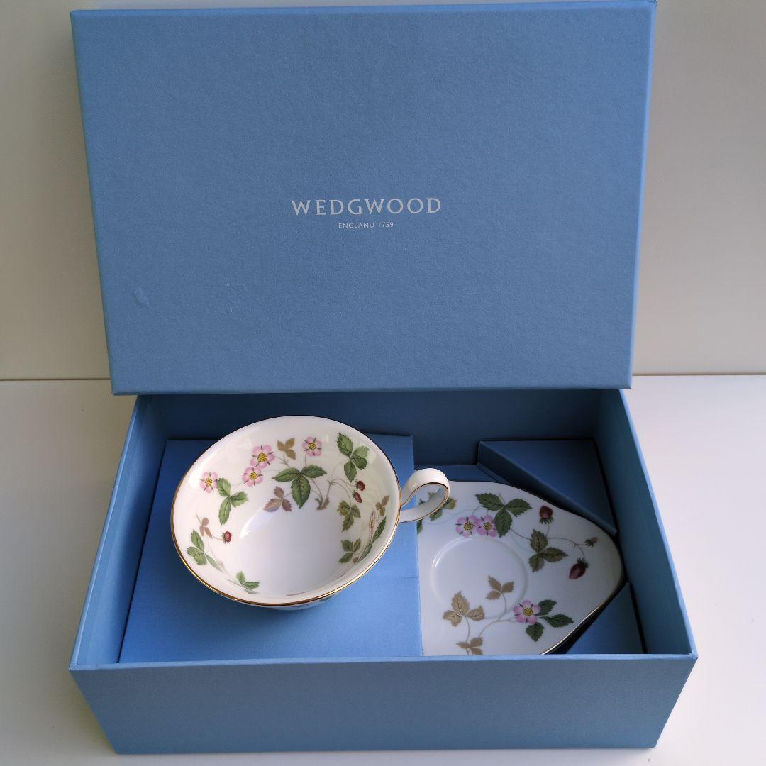 ウェッジウッド ワイルドストロベリー ゴールド ティータイムセット 2客