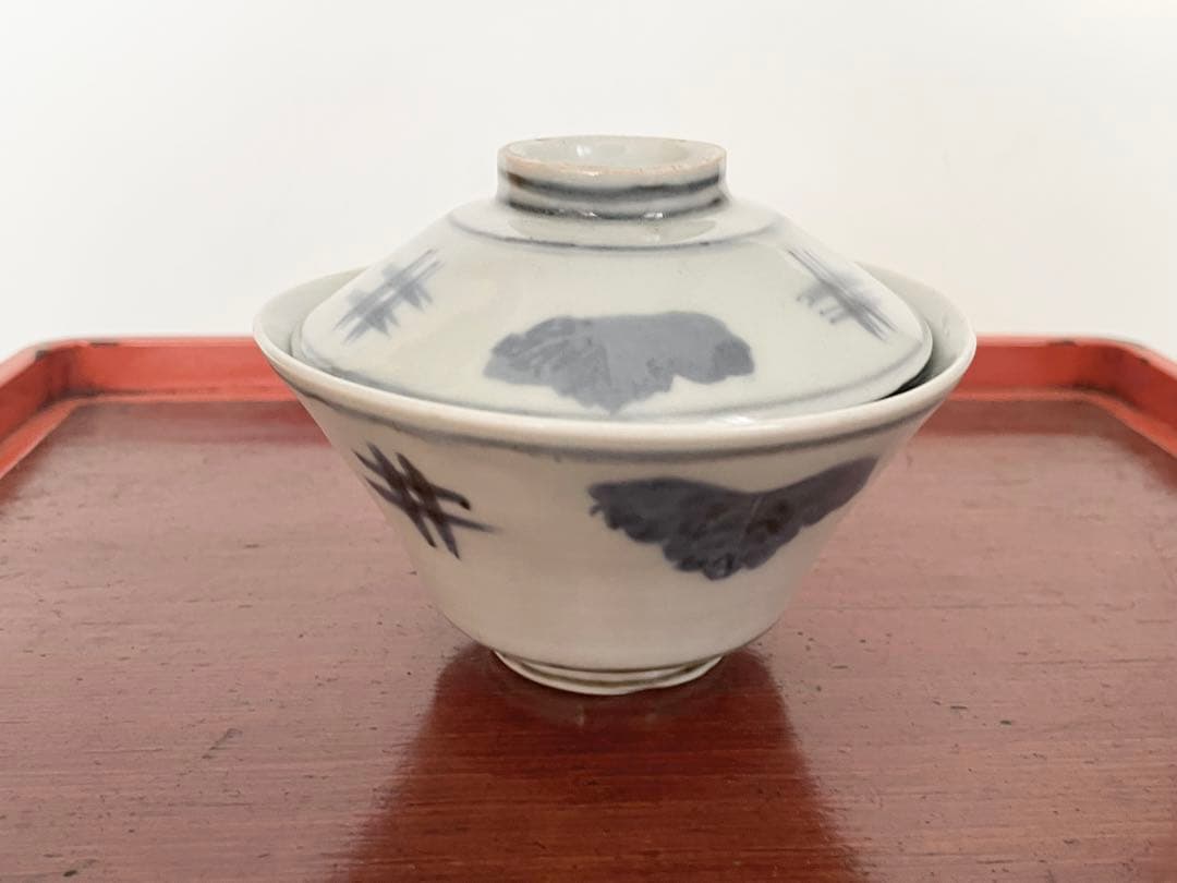 骨董　アンティーク　古伊万里　こんにゃく印判　井桁文様　蓋茶碗　初期伊万里　民藝