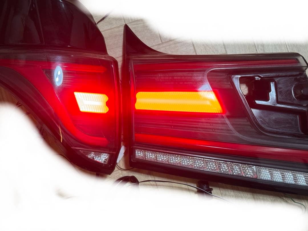 ３０系前期用ヴェルファイア　クリスタルアイ　テールランプ