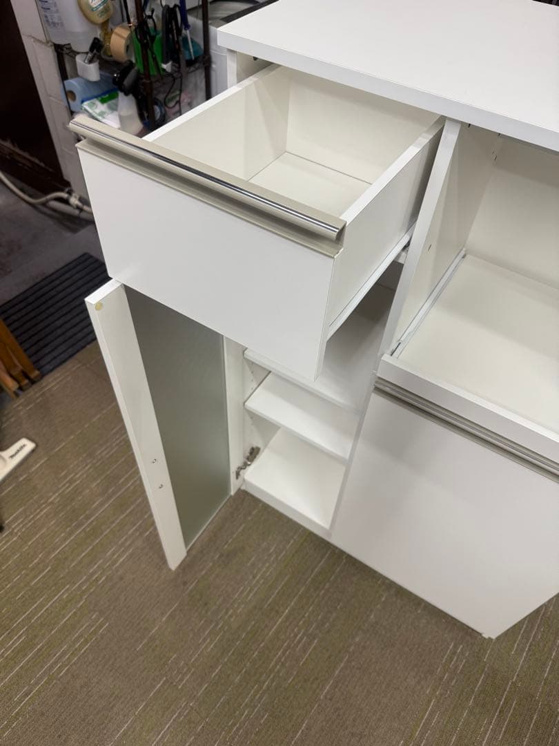 【洗浄消毒作業済】【美品】ニトリ　レンジ台　レンジボード　食器棚