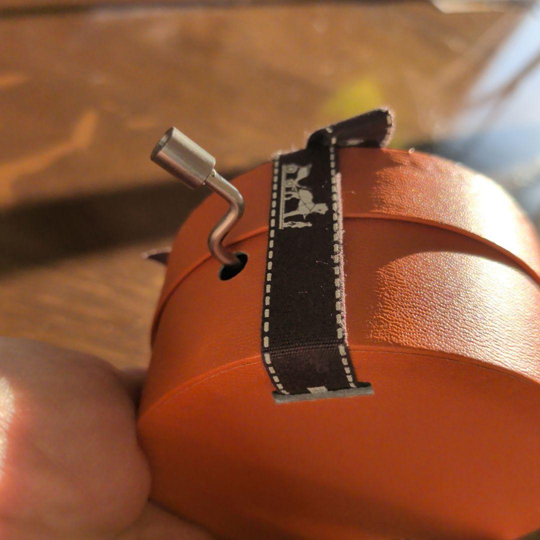 エルメス　HERMES 　非売品　オルゴール　 手巻き　リボン付き丸型
