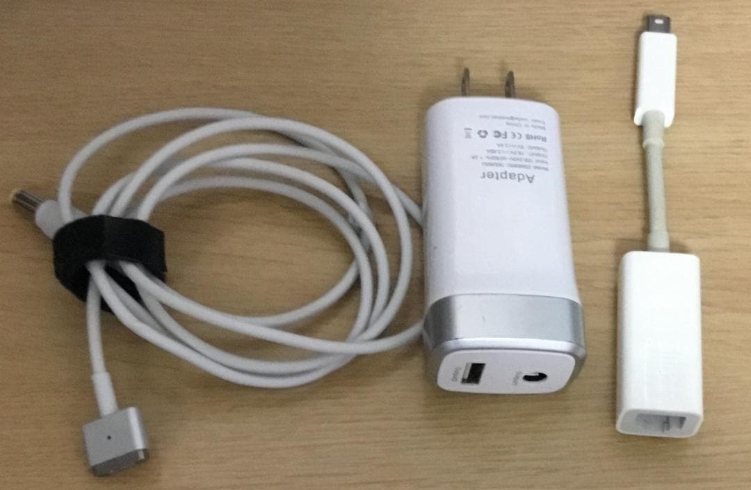 MacBook Air11インチ、macOSとWindowsの選択可能