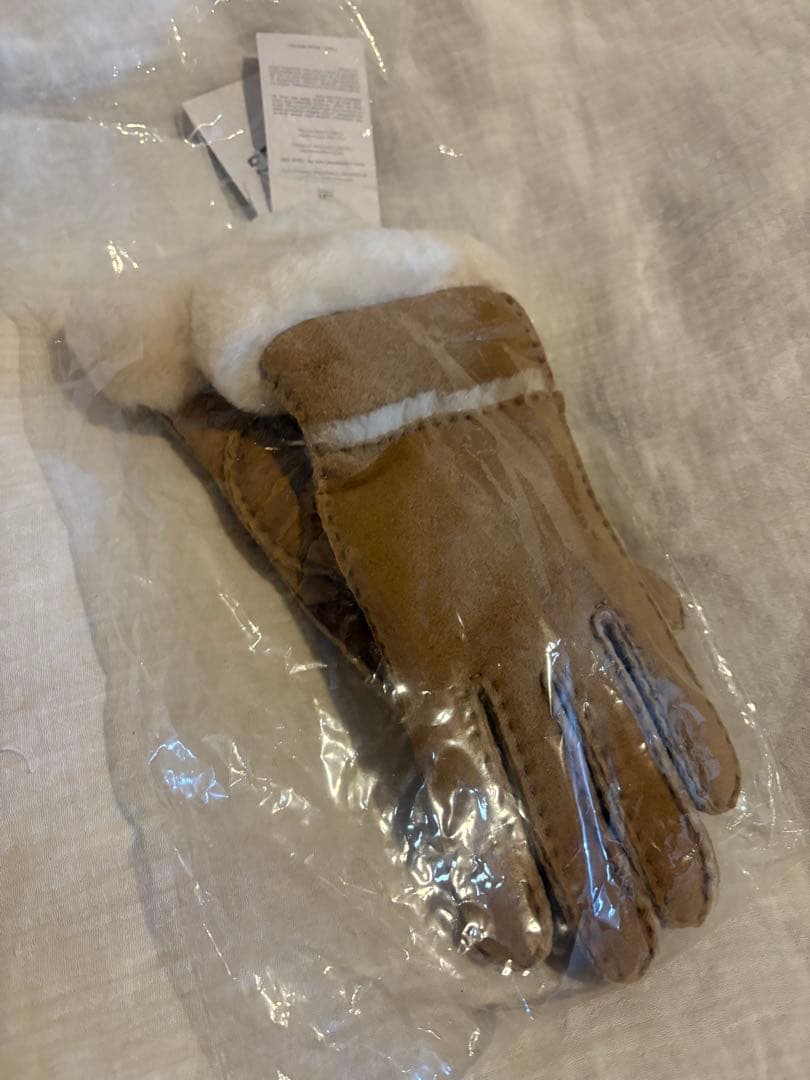 【新品未使用】UGG シープスキンシームドグローブ (手袋) Chestnut