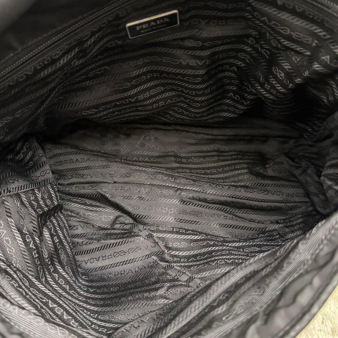PRADAプラダ テスート 黒 メッセンジャーバッグ 三角ロゴ サフィアーノ