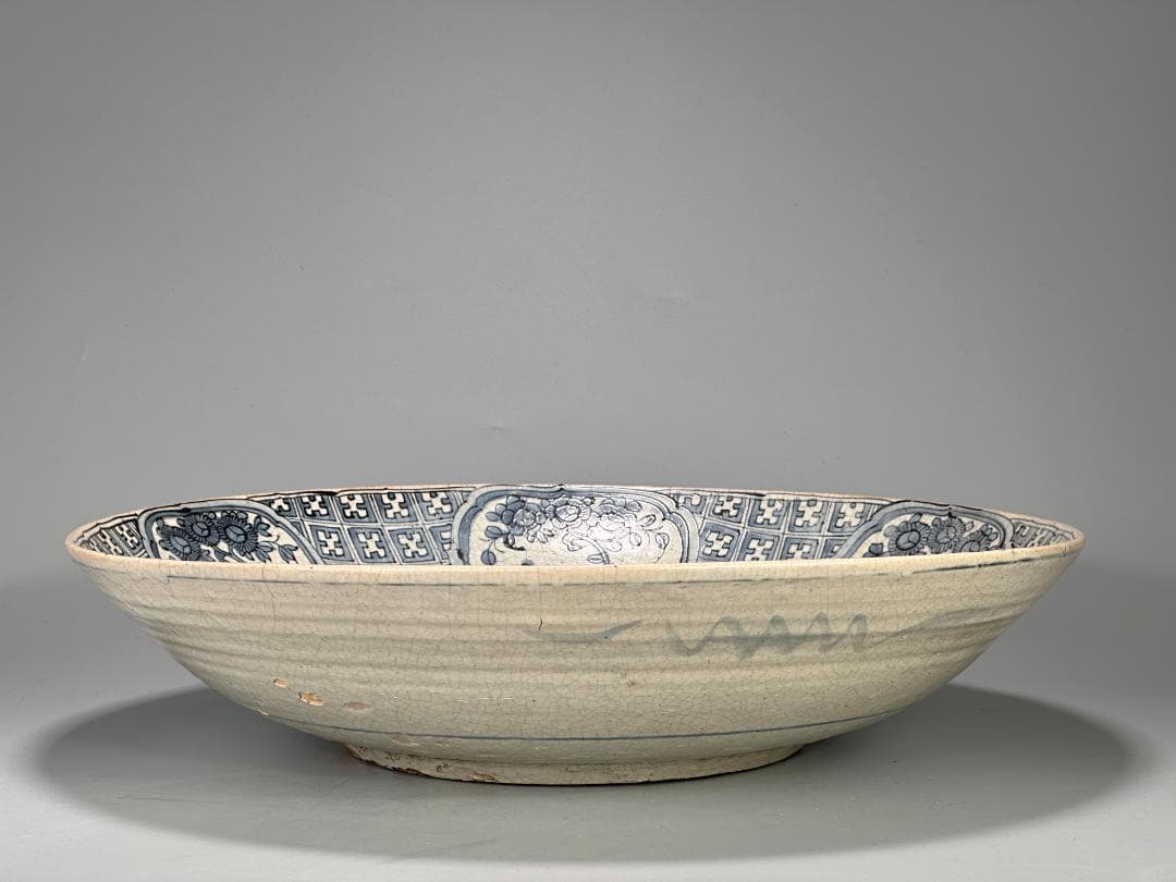 中国美術　16世紀頃　明代　明時代　青花花鳥文大盤　染付大皿　 唐物　安南大皿