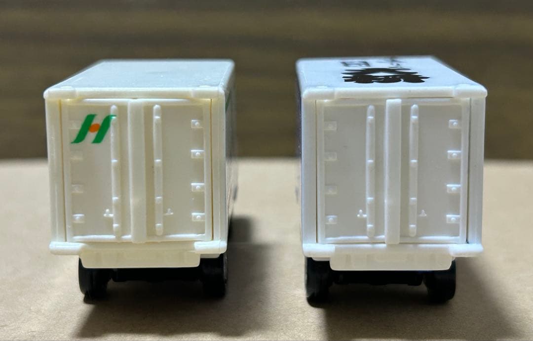 トミカ いすゞ エルフ 配送トラック 2台セット