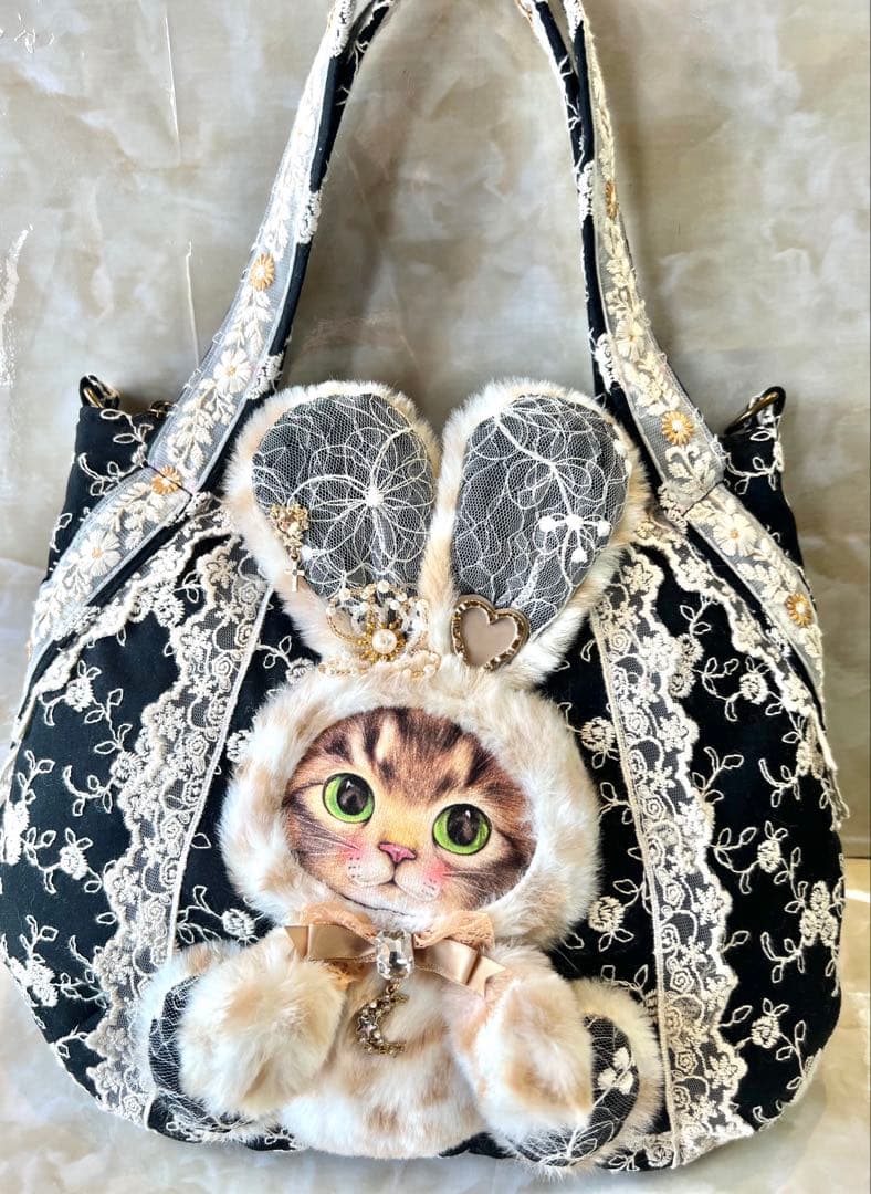 コヤンイサムチョン　コロンと可愛いファスナーバッグ　刺繍生地