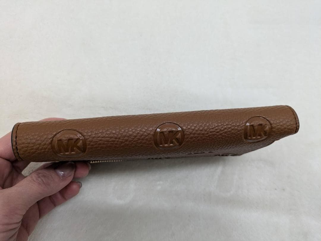 【新品未使用】マイケルコース CARSON　ロゴ デボス 長財布