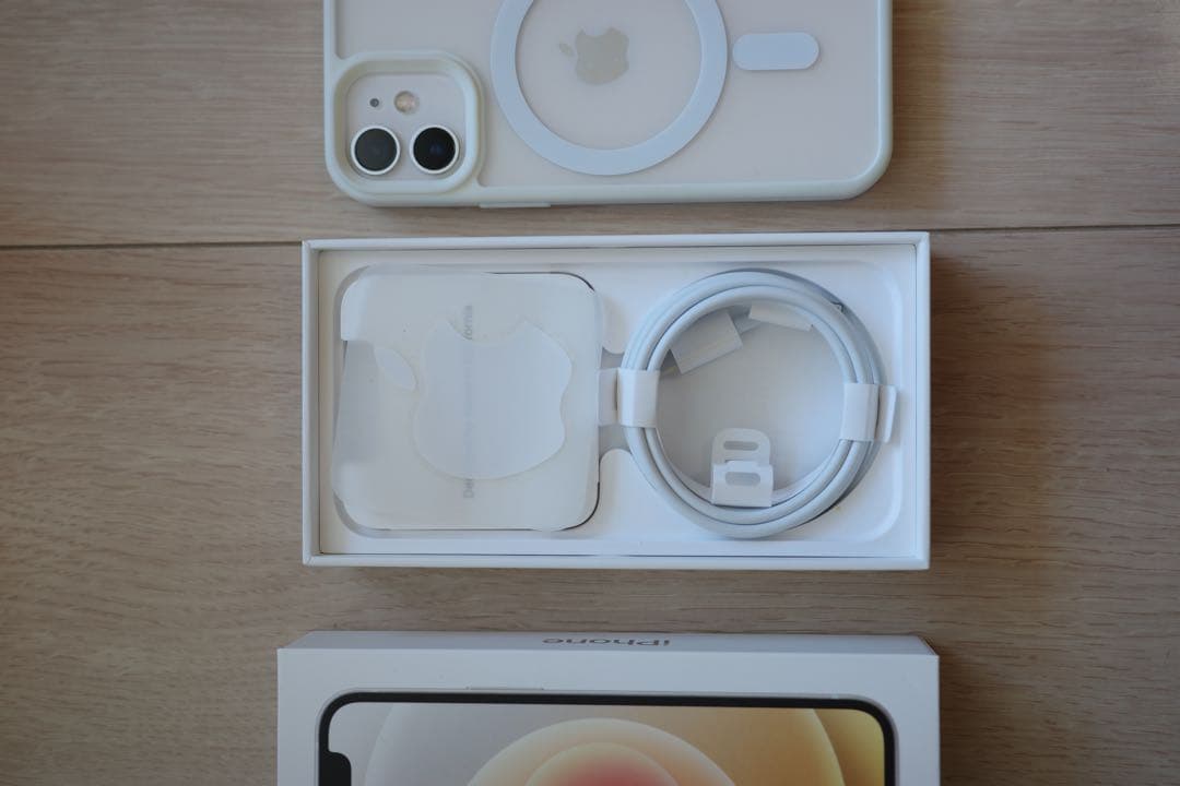 【期間限定値下げ中】iPhone12 mini本体／ケース、新品充電コード付き