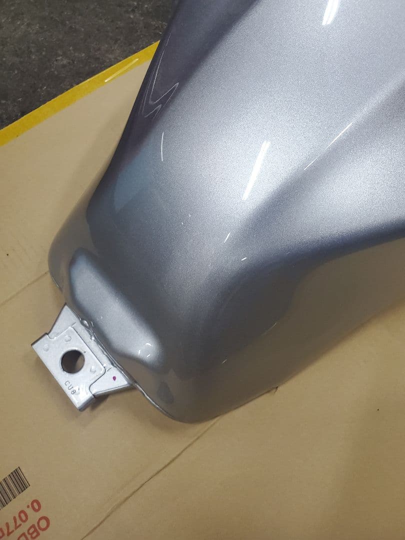 ホンダ CB1100RS用 純正タンク サイドカバー　美品