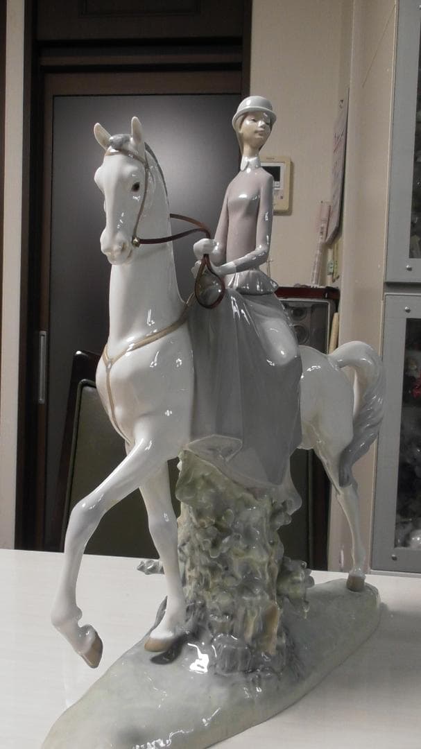 ヨシカネ　LLADRO　リヤドロ　【白い馬の少女】１6　リアドロ　L488