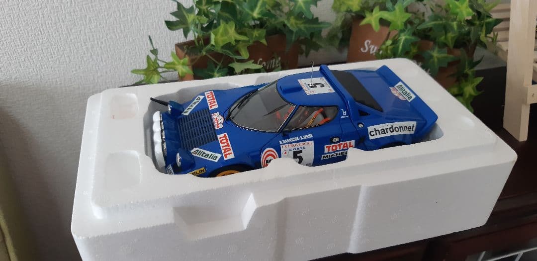 京商18分の1ミニカーランチアストラトス