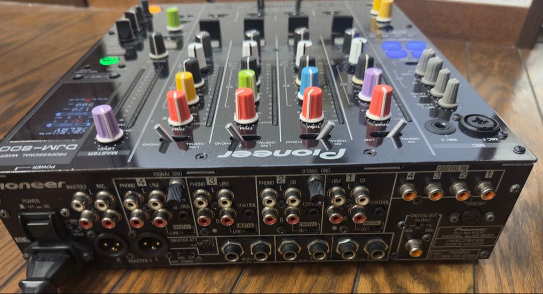 Pioneer DJのDJミキサー「DJM-800」