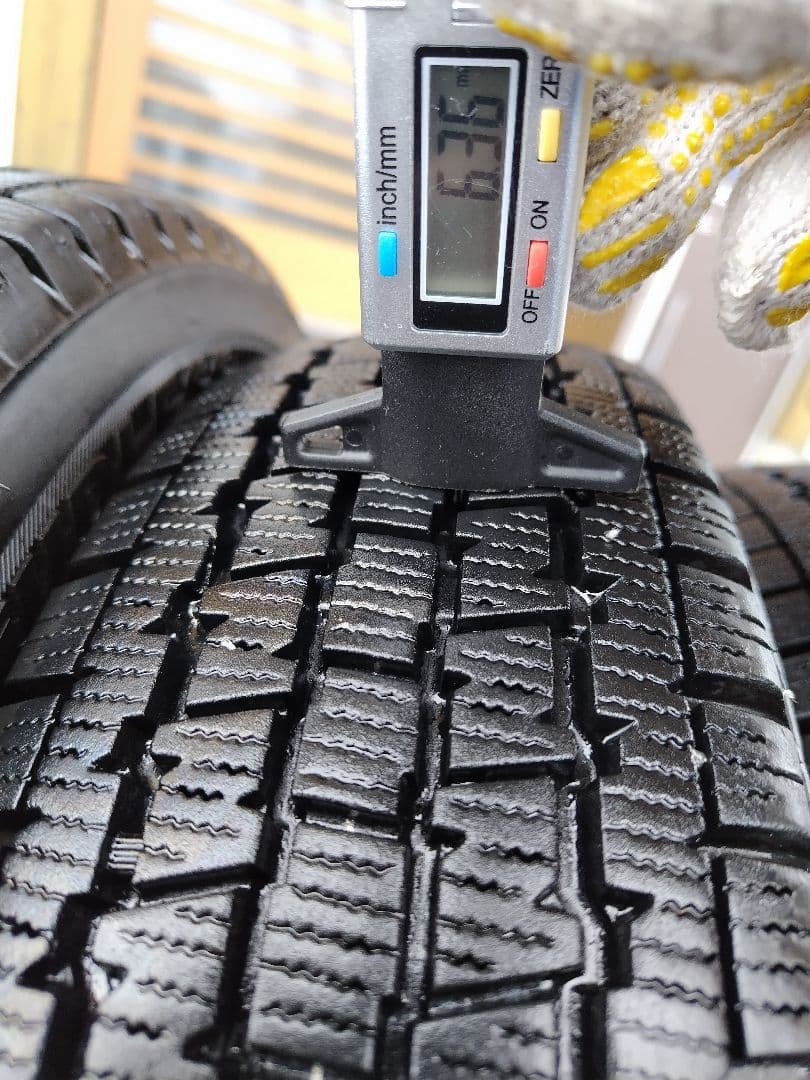 Ⓑ145R12・LT【1/2】軽トラ用スタッドレス・鉄ホイール付、２本分割