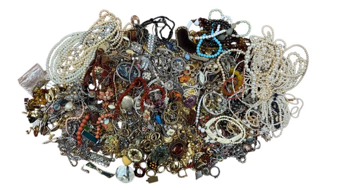 ❸アクセサリーイミテーション 約5.2キロ まとめ売り パールなど多数あり